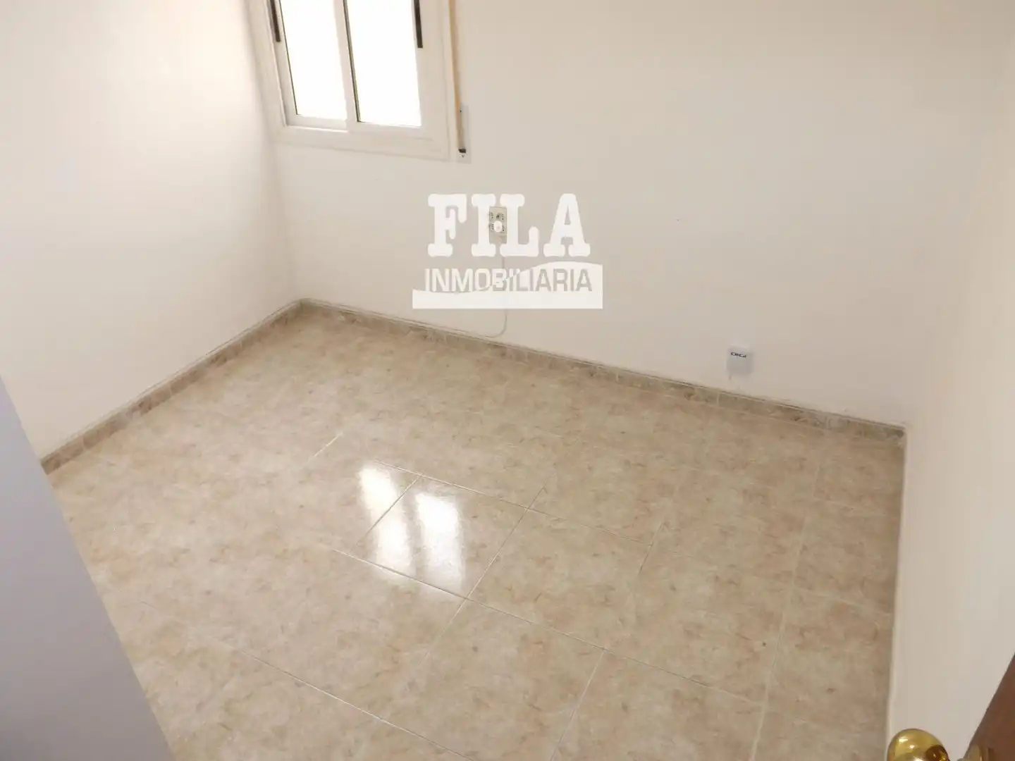Schlafzimmer von Dachboden zum Verkauf in Calafell mit Terrasse, Schwimmbad und Gemeinschaftspool