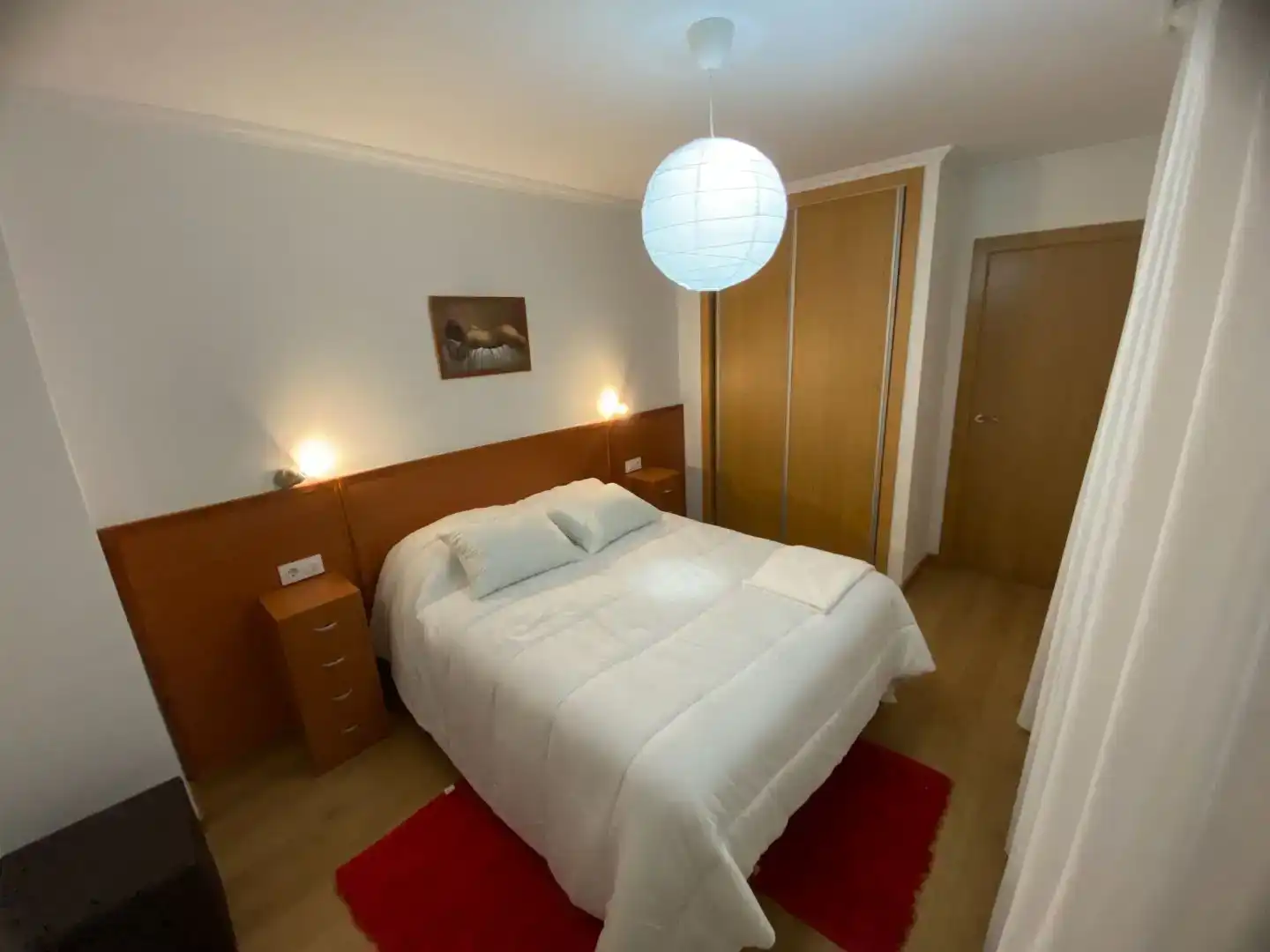 Bedroom of Flat for rent in Vigo   with Parquet flooring, Storage room and Furnished
