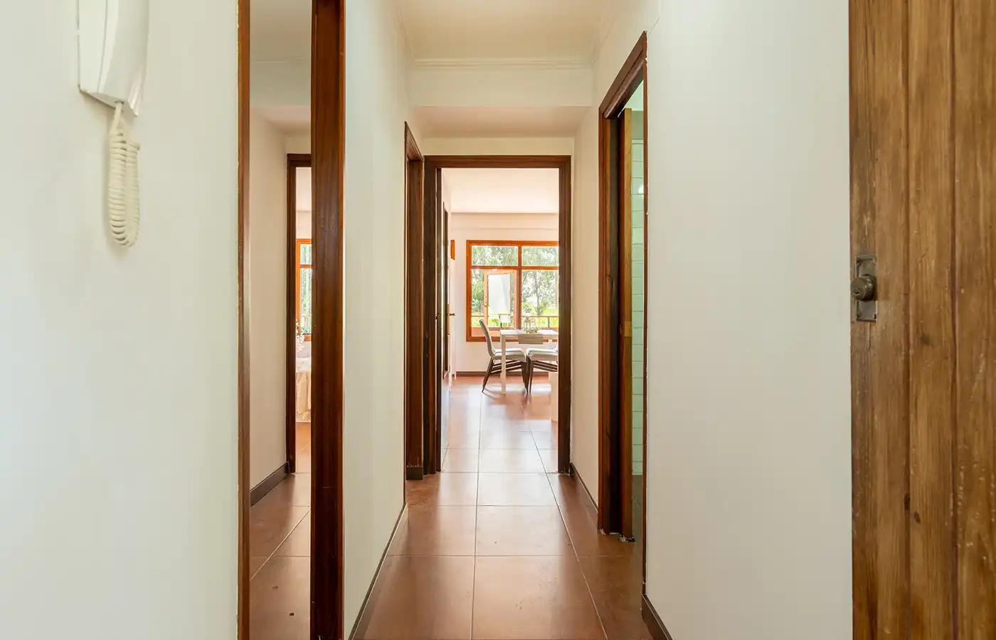 Wohnung zum Verkauf in Oleiros mit Terrasse, Abstellraum und Mikrowelle