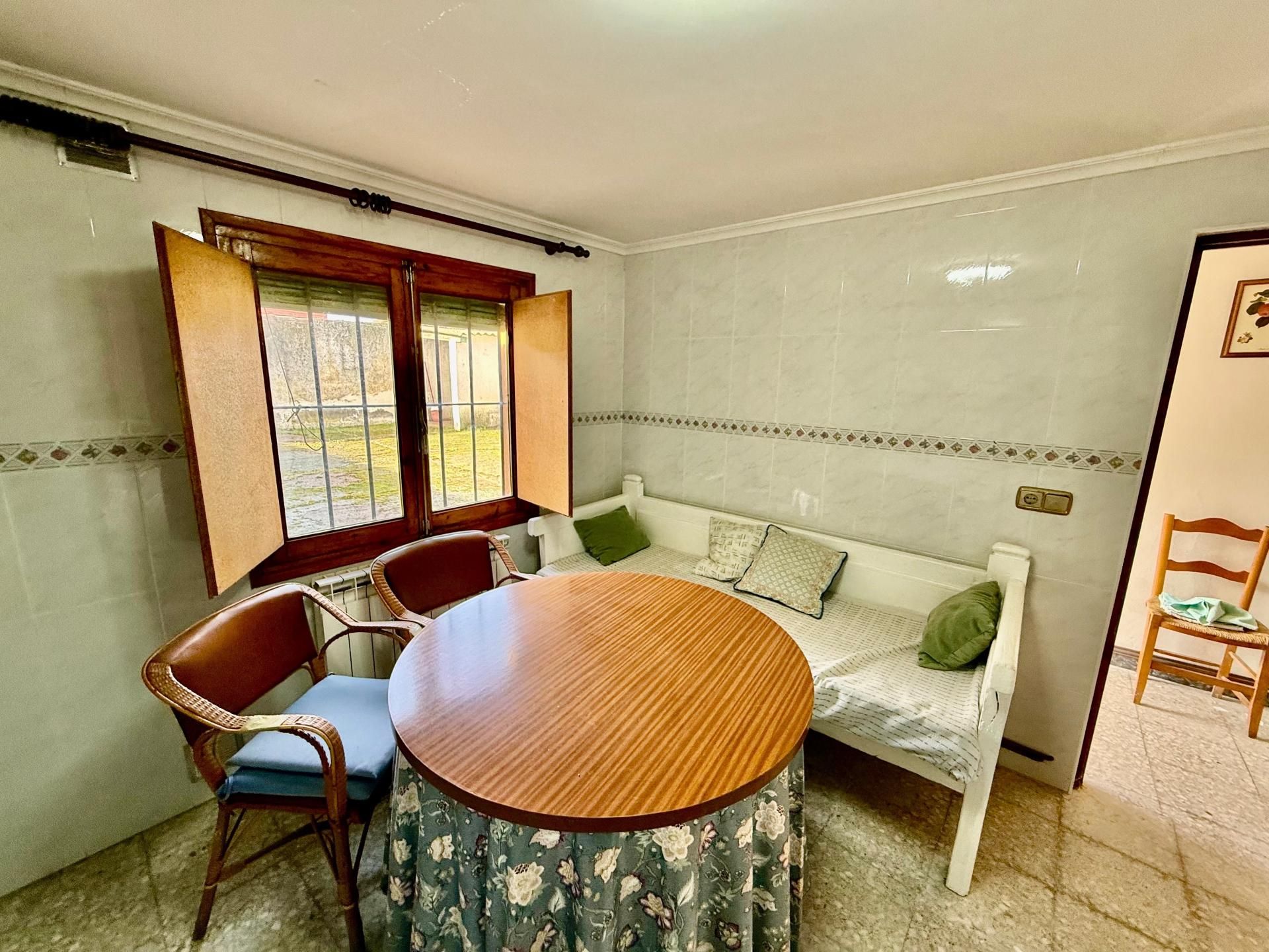 Bedroom of Country house for sale in Toral de los Guzmanes