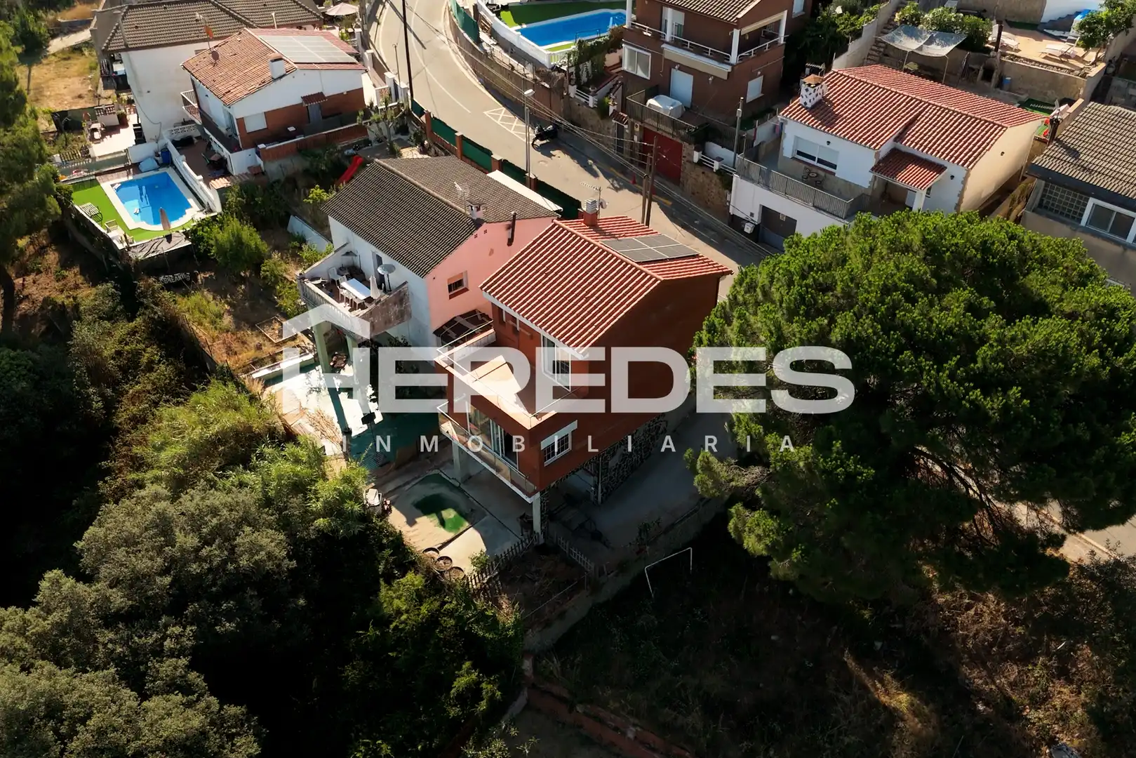 Vista exterior de Casa o chalet en venta en Torrelles de Llobregat con Calefacción, Jardín privado y Terraza