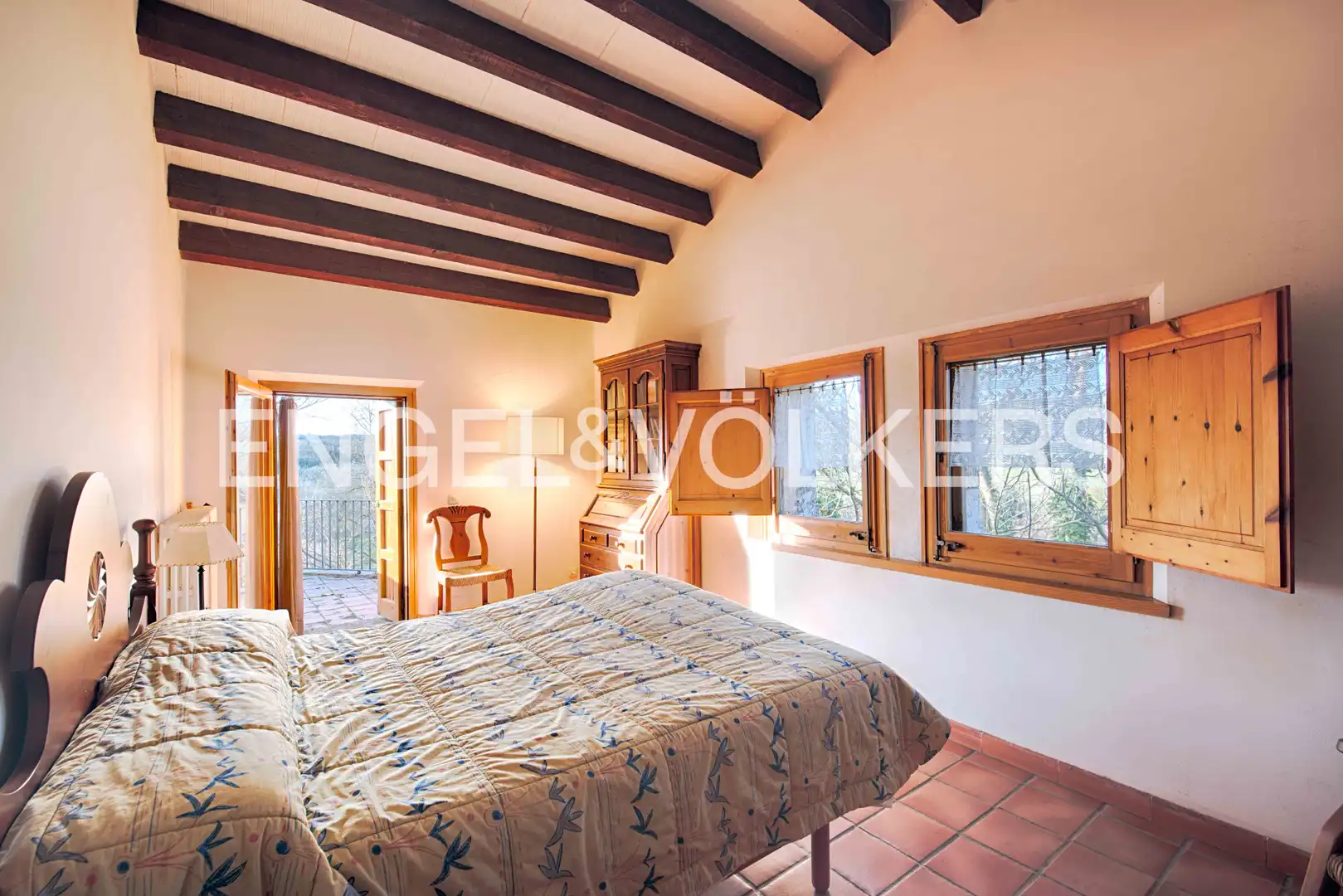 Habitación de Casa adosada en venta en Cabanelles con Calefacción, Jardín privado y Terraza