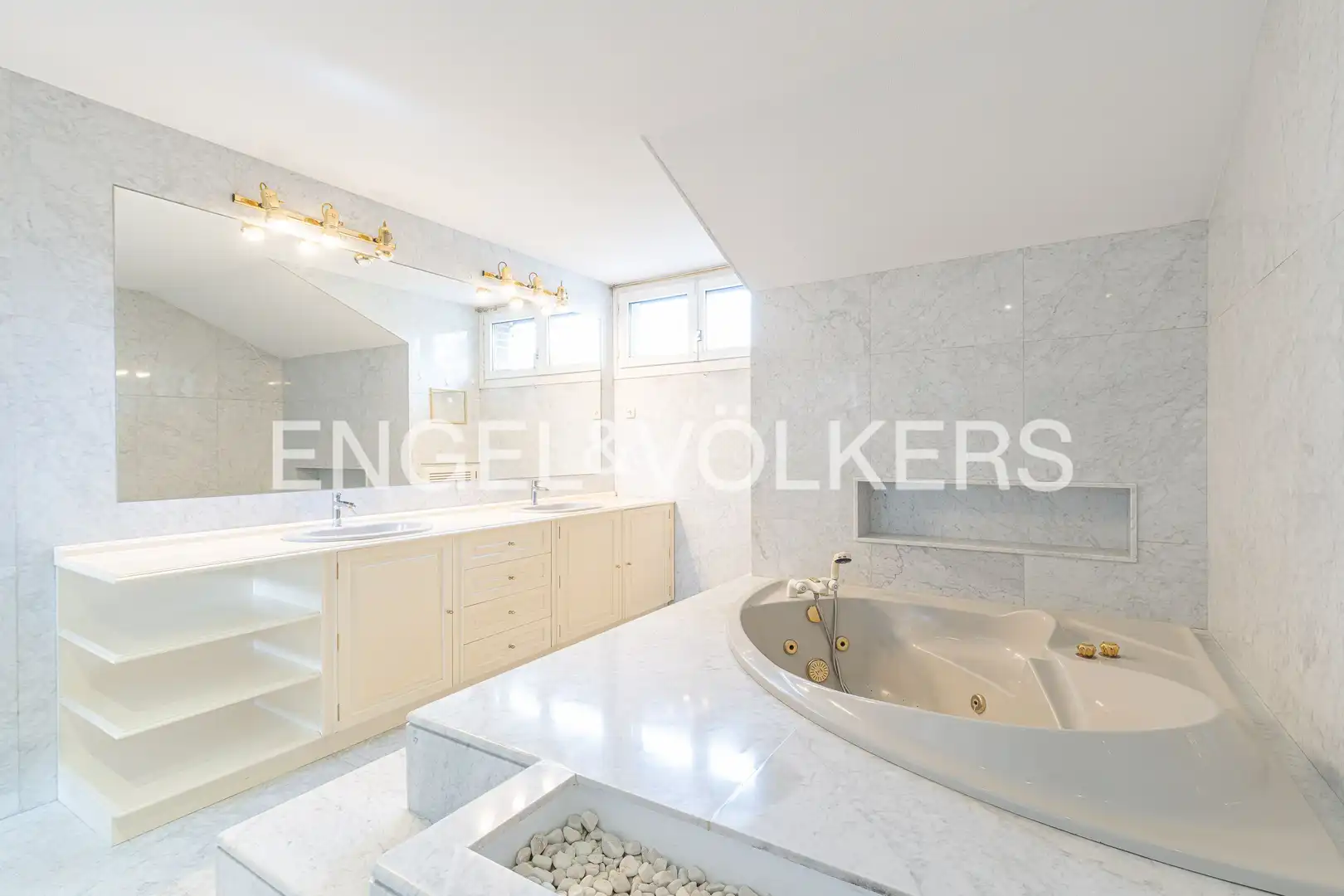 Baño de Casa o chalet en venta en Pozuelo de Alarcón con Aire acondicionado, Calefacción y Jardín privado