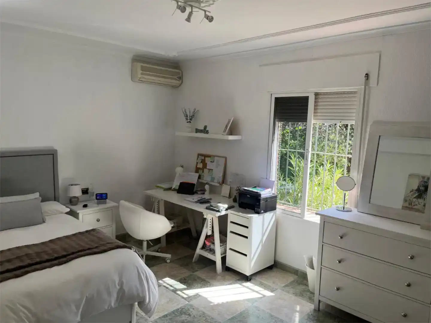 Dormitori de Casa o xalet en venda en Almedinilla amb Aire condicionat, Piscina i Balcó