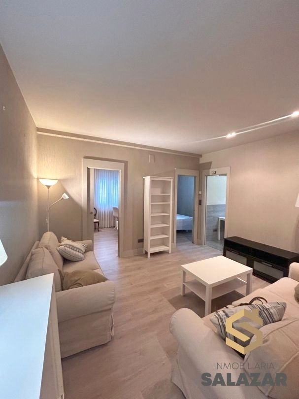 Dormitori de Pis de lloguer en Bilbao  amb Calefacció i Terrassa