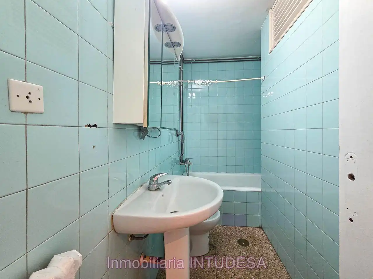 Baño de Piso en venta en Griseras - Gardachales