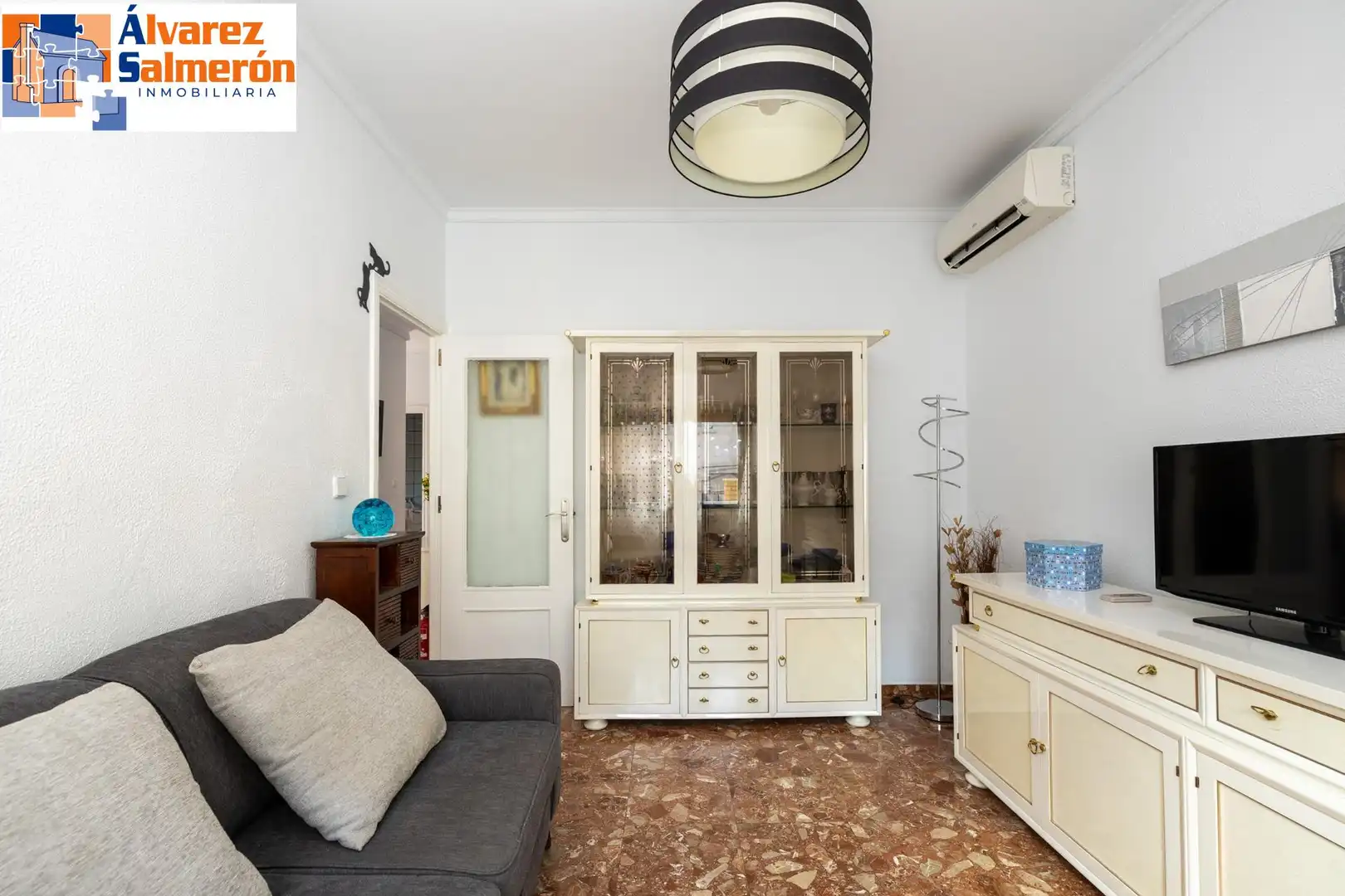 Living room of Houses for sale in Armilla  with Air Conditioner, Storage room and Balcony