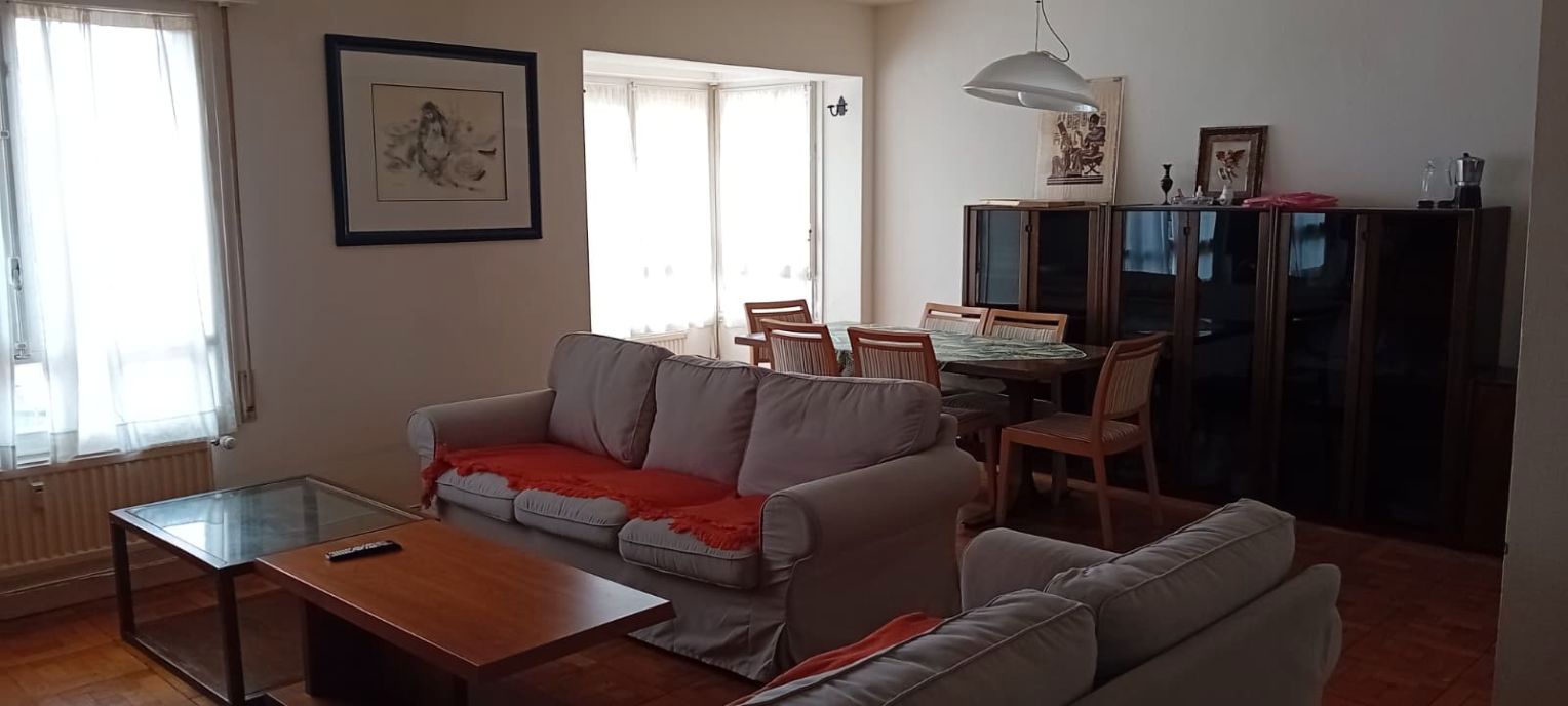 Living room of Flat to rent in  Pamplona / Iruña  with Heating, Parquet flooring and Furnished