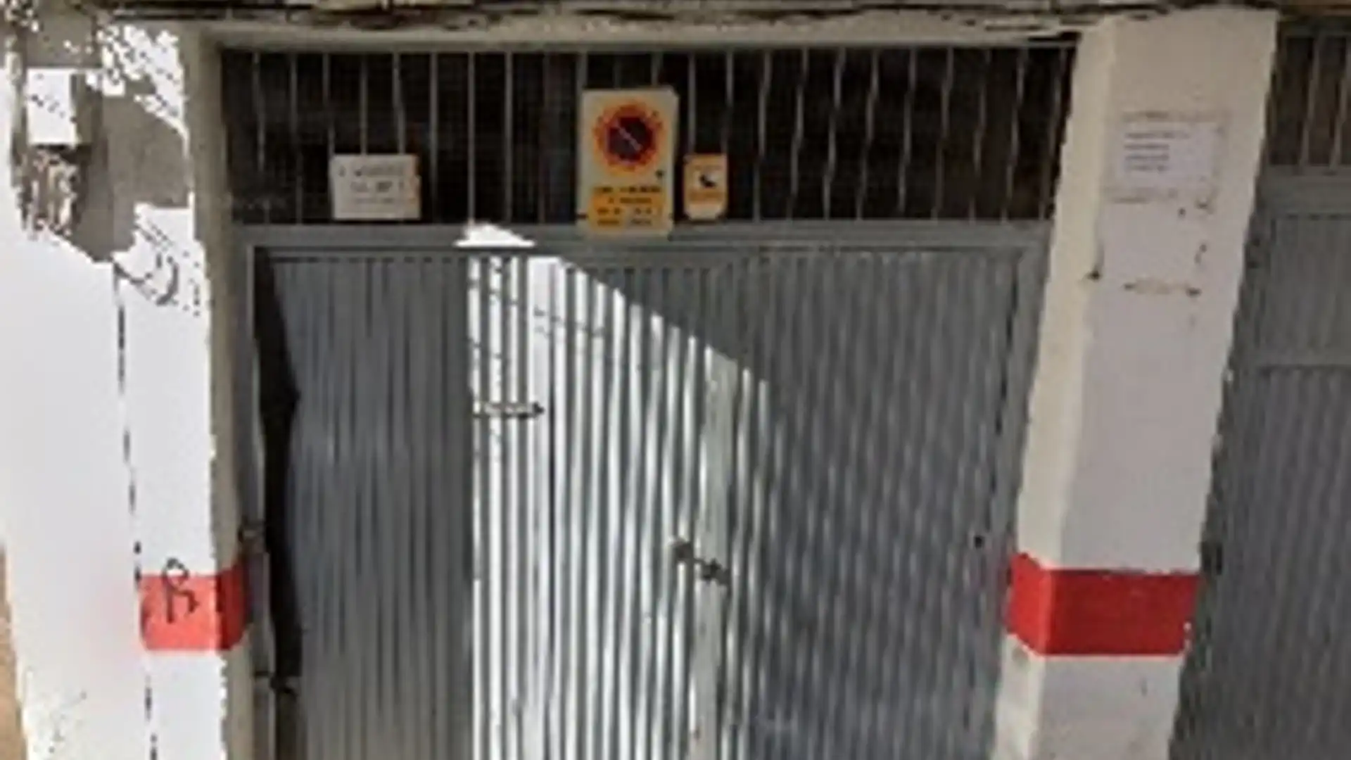 Vista exterior de Garaje en venta en  Granada Capital