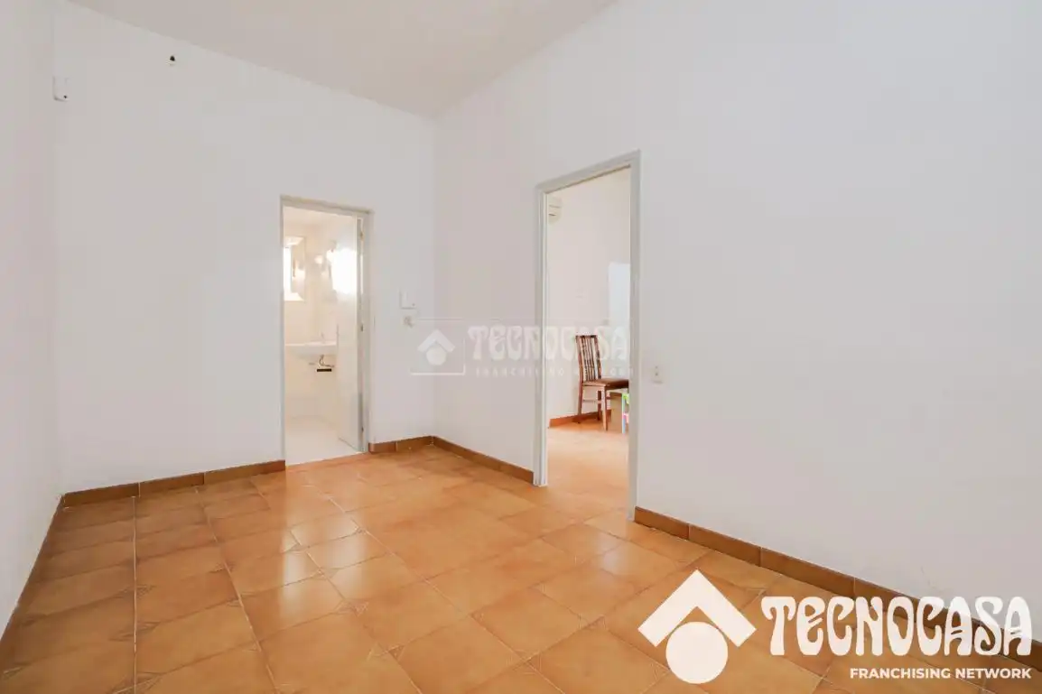 Piso en venta en Santa Coloma de Gramenet con Terraza y Trastero