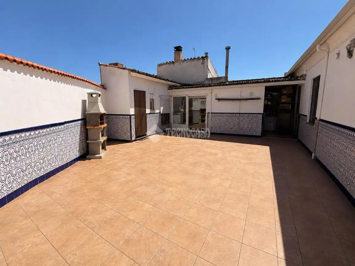 Vista exterior de Casa o chalet en venta en Arganda del Rey con Calefacción