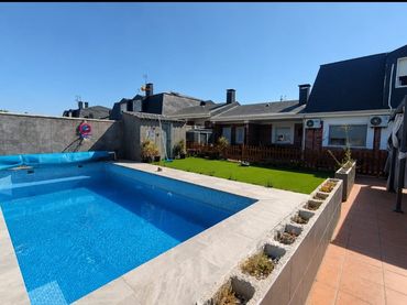 Semi-detached house with pool for sale in Señorío de Illescas