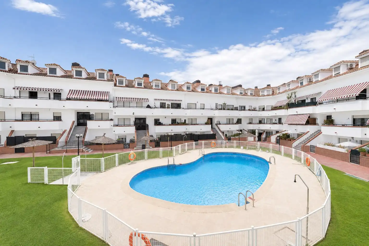 Maisonette mit Pool zum Verkauf in Calle General Asensio 19