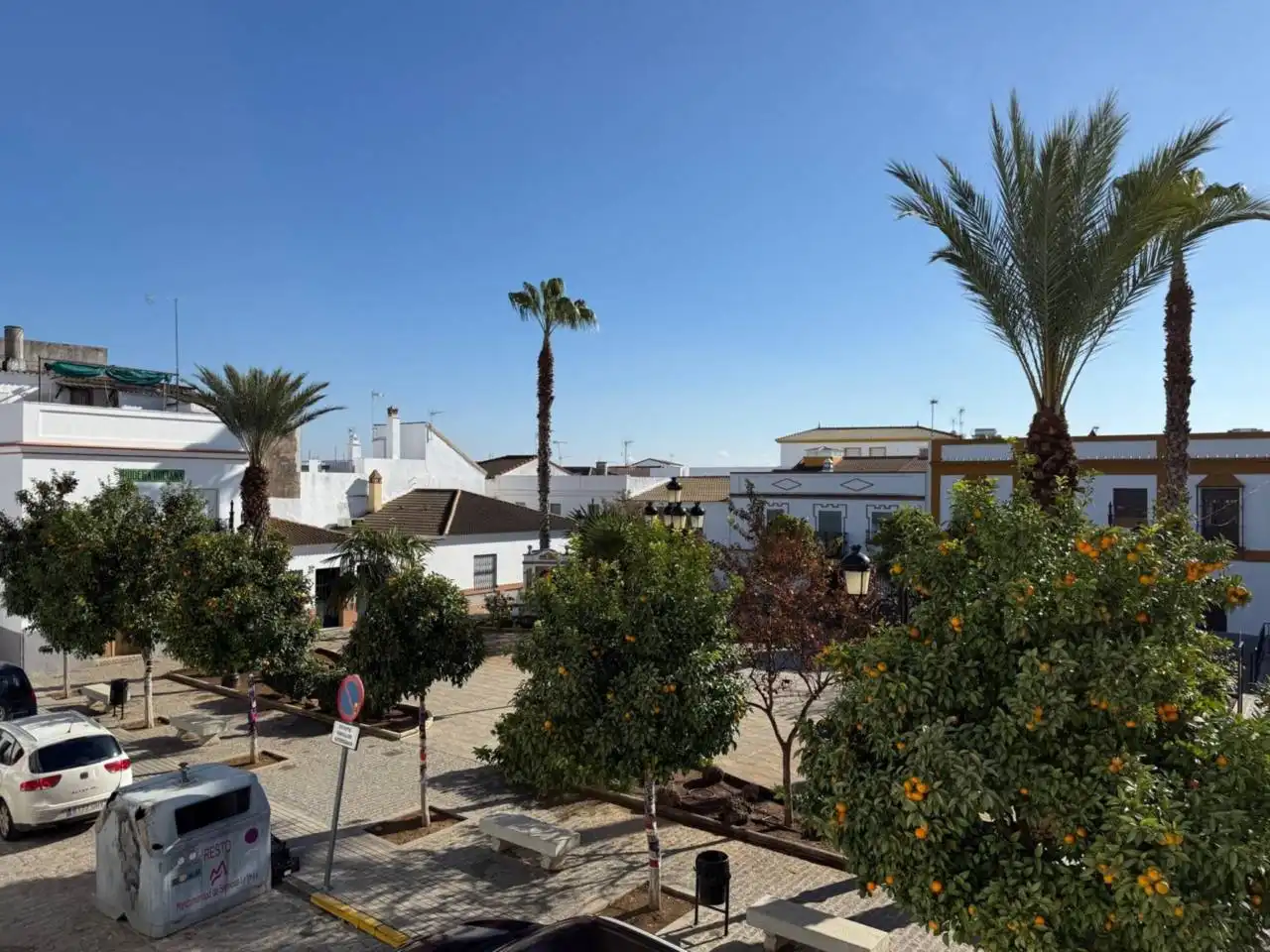 Vista exterior de Casa o xalet en venda en Gerena amb Aire condicionat, Calefacció i Jardí privat