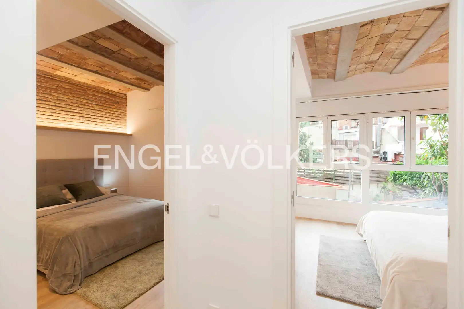 Bedroom of Flat for sale in Barcelona  with Air Conditioner, Heating and Parquet flooring