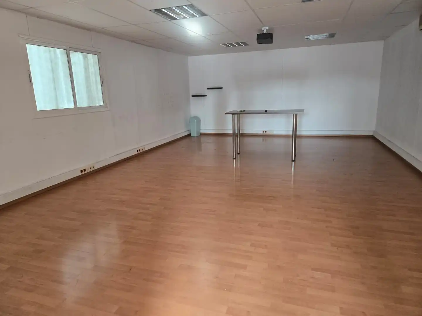 Oficina de alquiler en Centre - Sant Josep - Sanfeliu