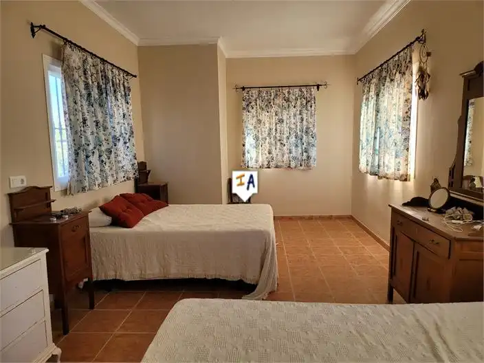 Country homes for sale in Osuna