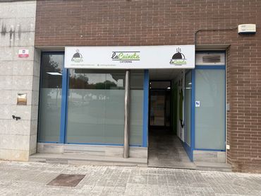 Locale commerciale in affitto a Carrer del Canigó 2