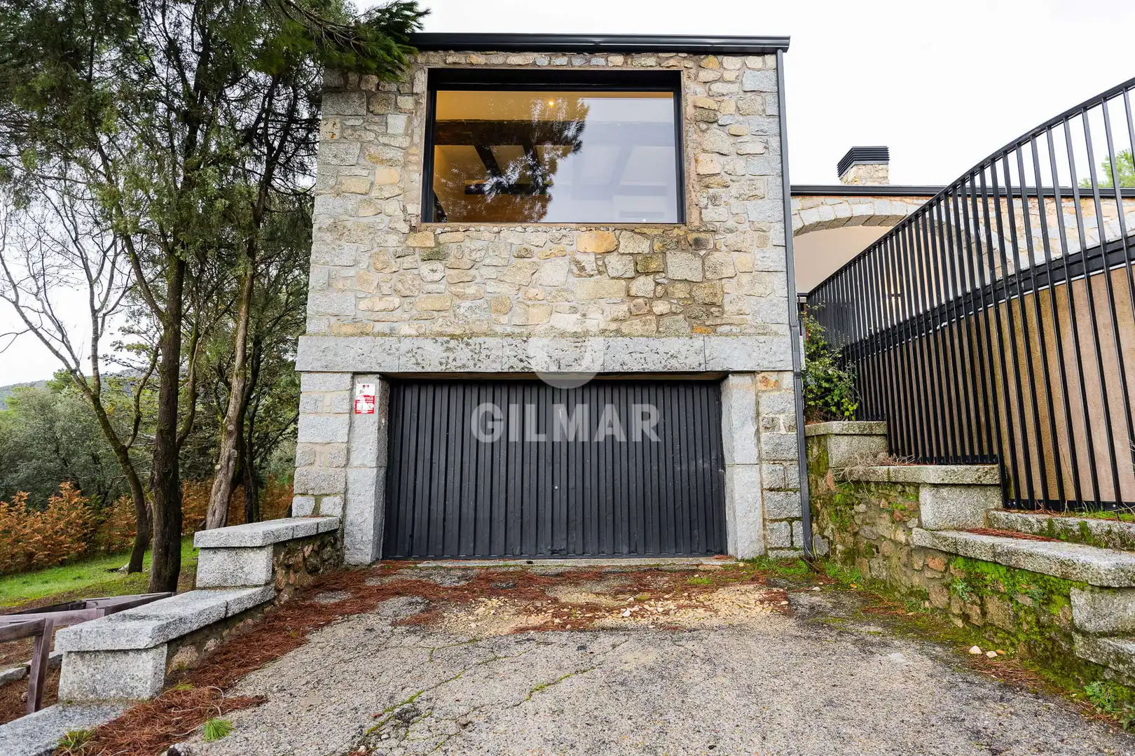 Vista exterior de Casa o xalet en venda en Collado Villalba amb Calefacció i Jardí privat
