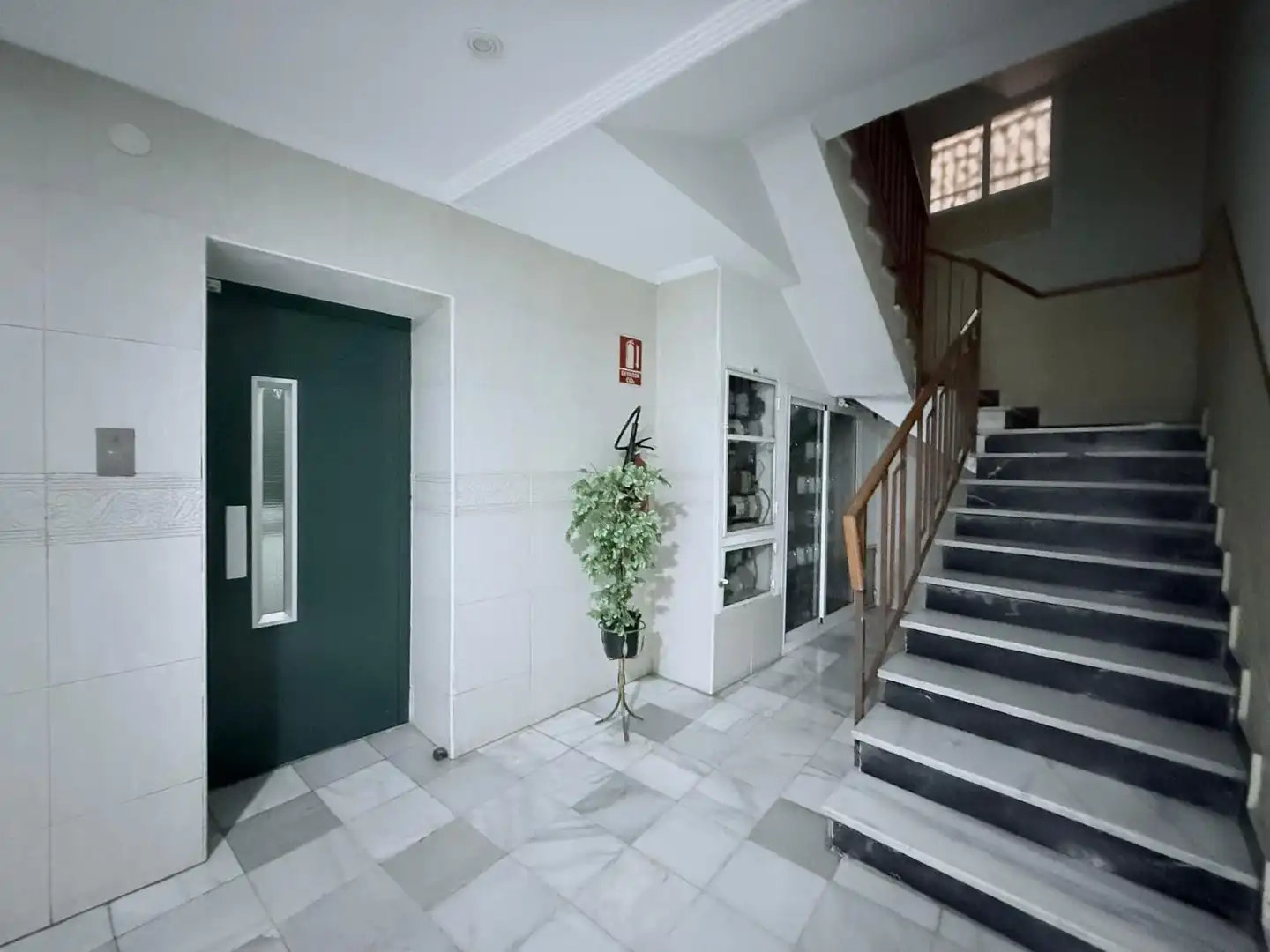 Wohnung zum Verkauf in Alcantarilla mit Balkon