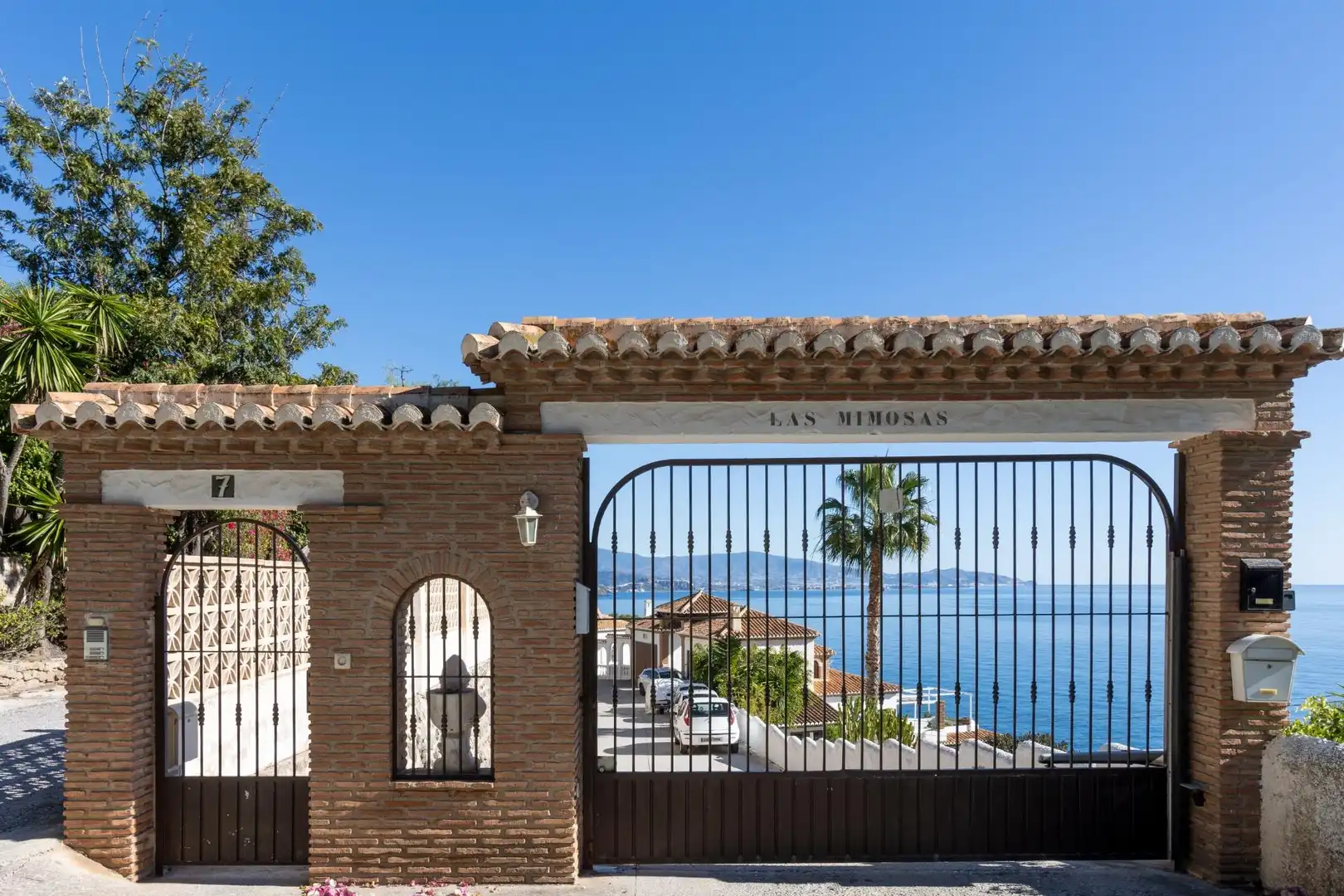 Vista exterior de Casa o chalet en venta en Almuñécar con Aire acondicionado, Jardín privado y Terraza