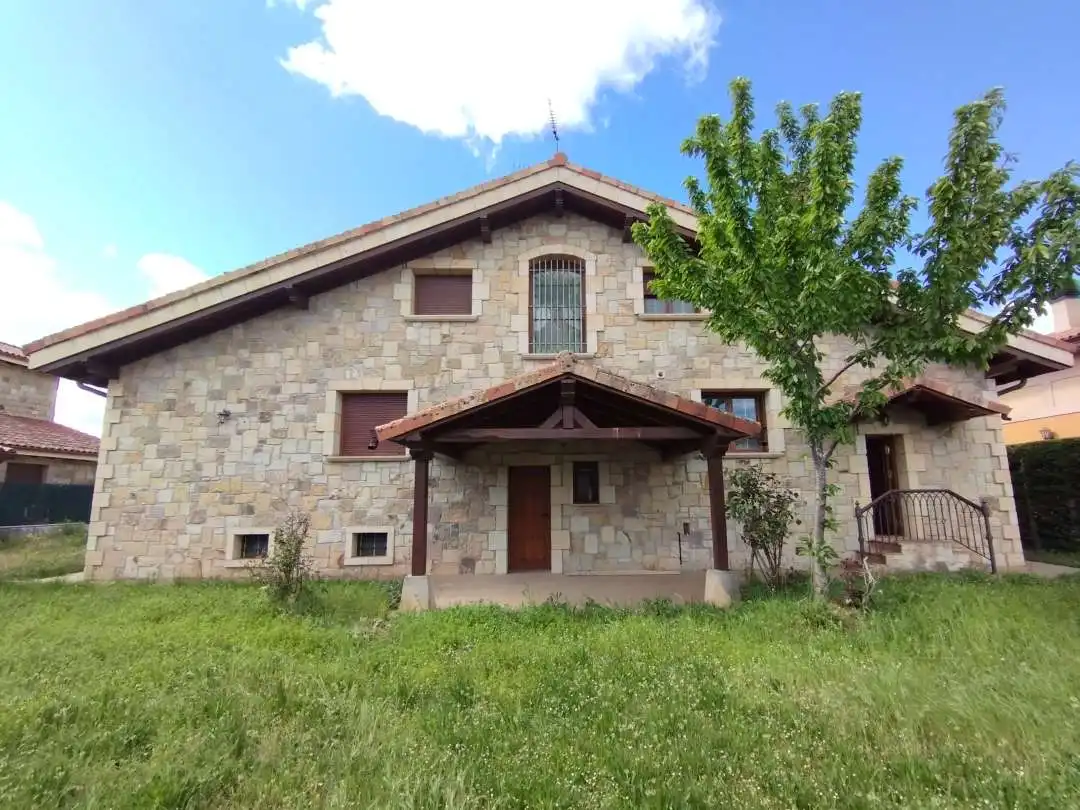 Chalet en venta en Villarcayo de Merindad de Castilla la Vieja, imagen 2