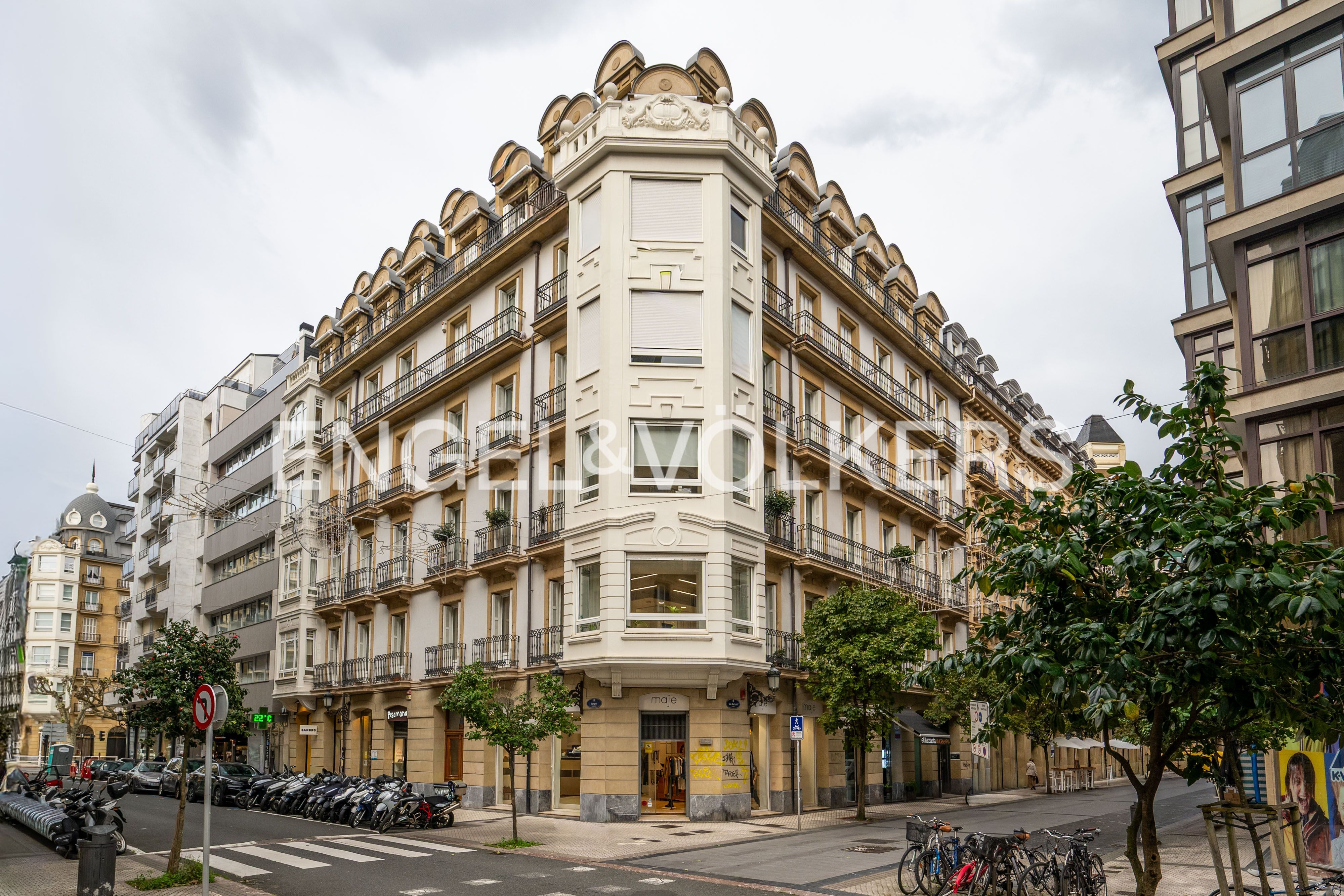 Exterior view of Apartment for sale in Donostia - San Sebastián   with Heating, Parquet flooring and Storage room
