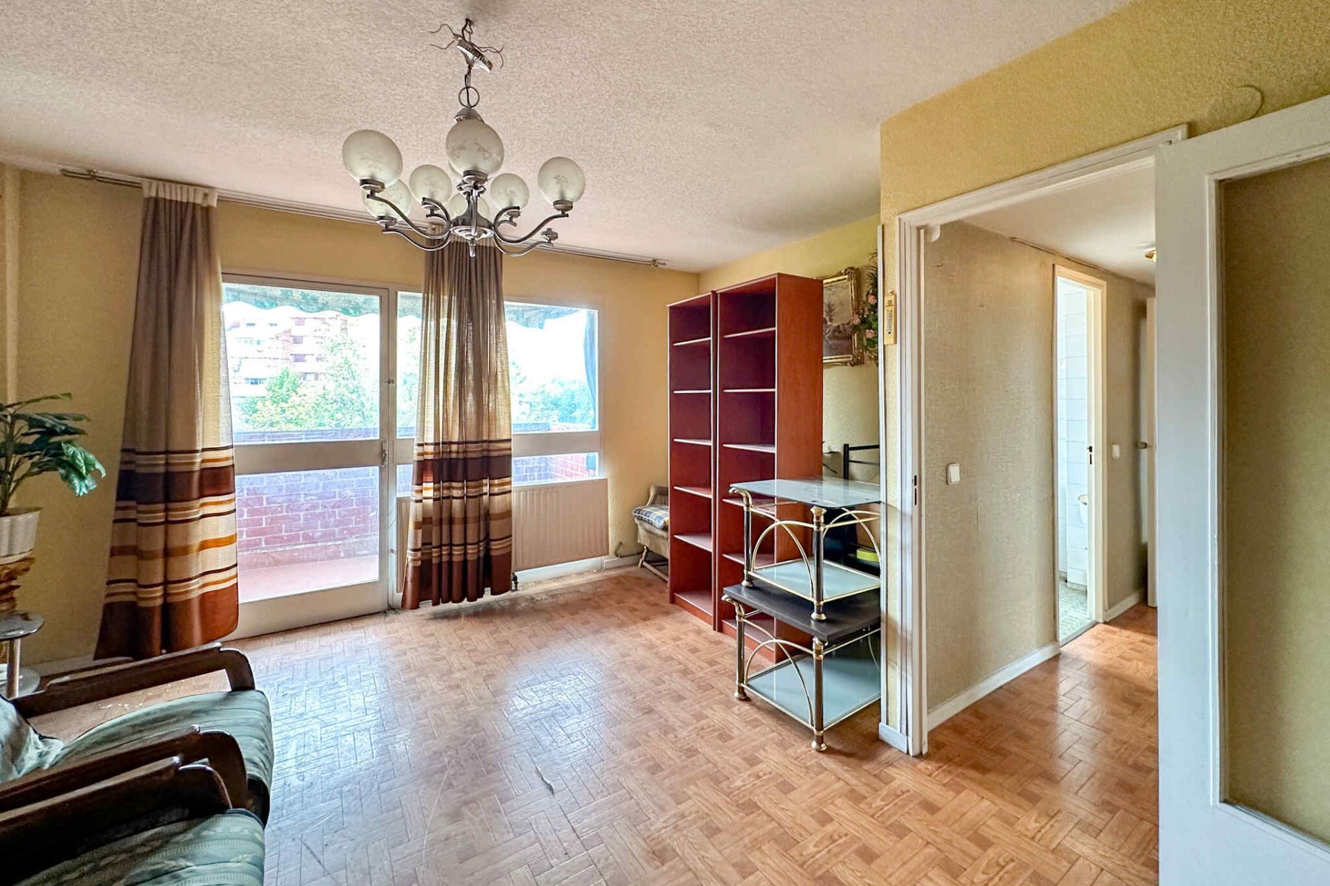 Sala d'estar de Pis en venda en  Madrid Capital amb Calefacció i Terrassa