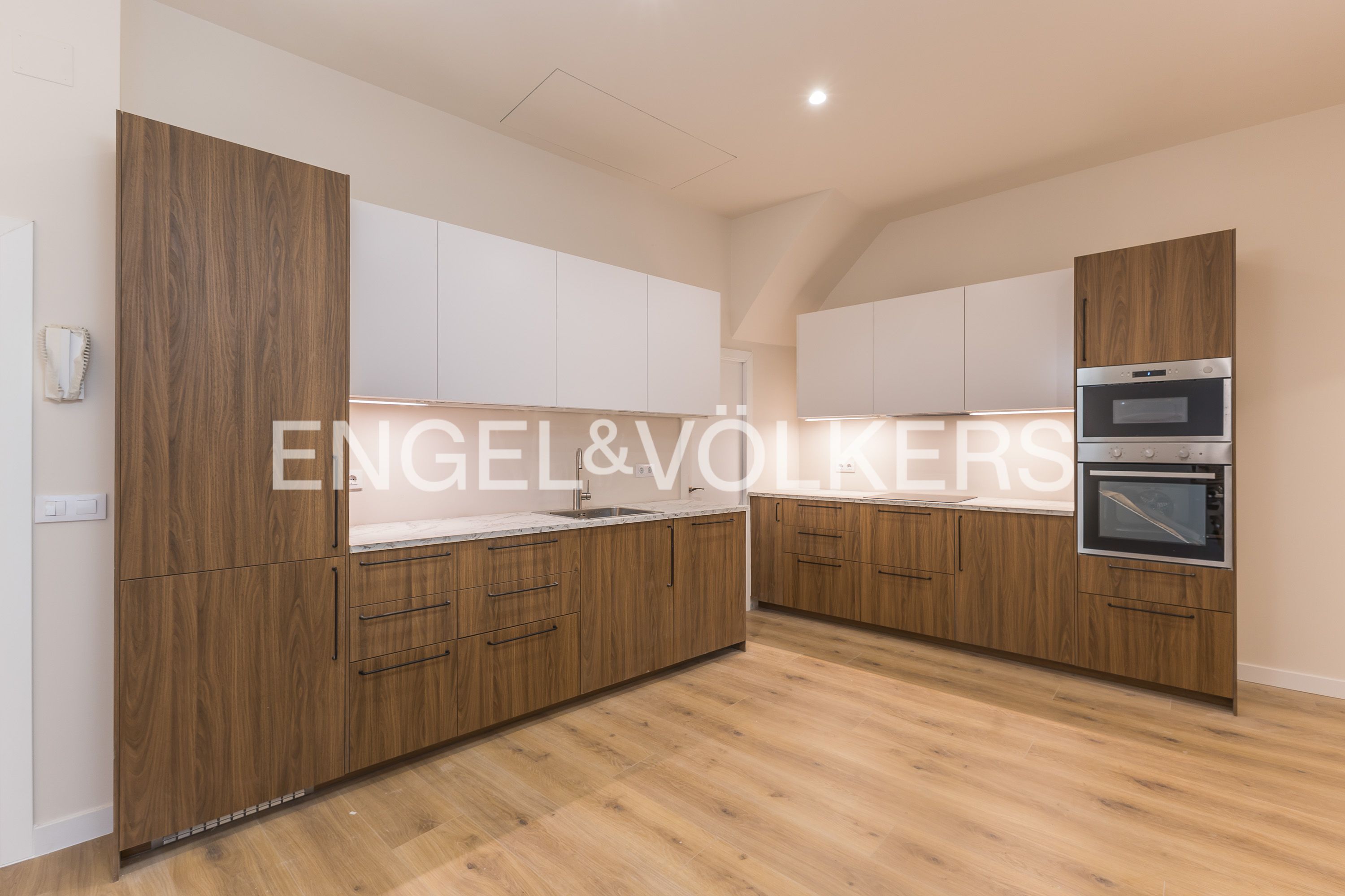 Cuina de Pis de lloguer en  Madrid Capital amb Calefacció i Balcó