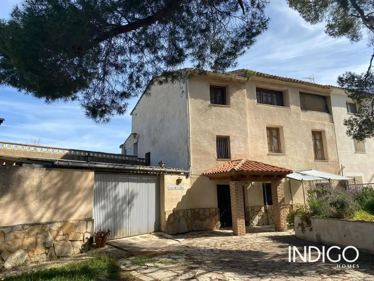 Vista exterior de Casa adosada en venda en Ibi amb Calefacció, Traster i Moblat
