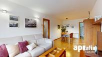 Living room of Flat for sale in Barberà del Vallès  with Terrace and Balcony