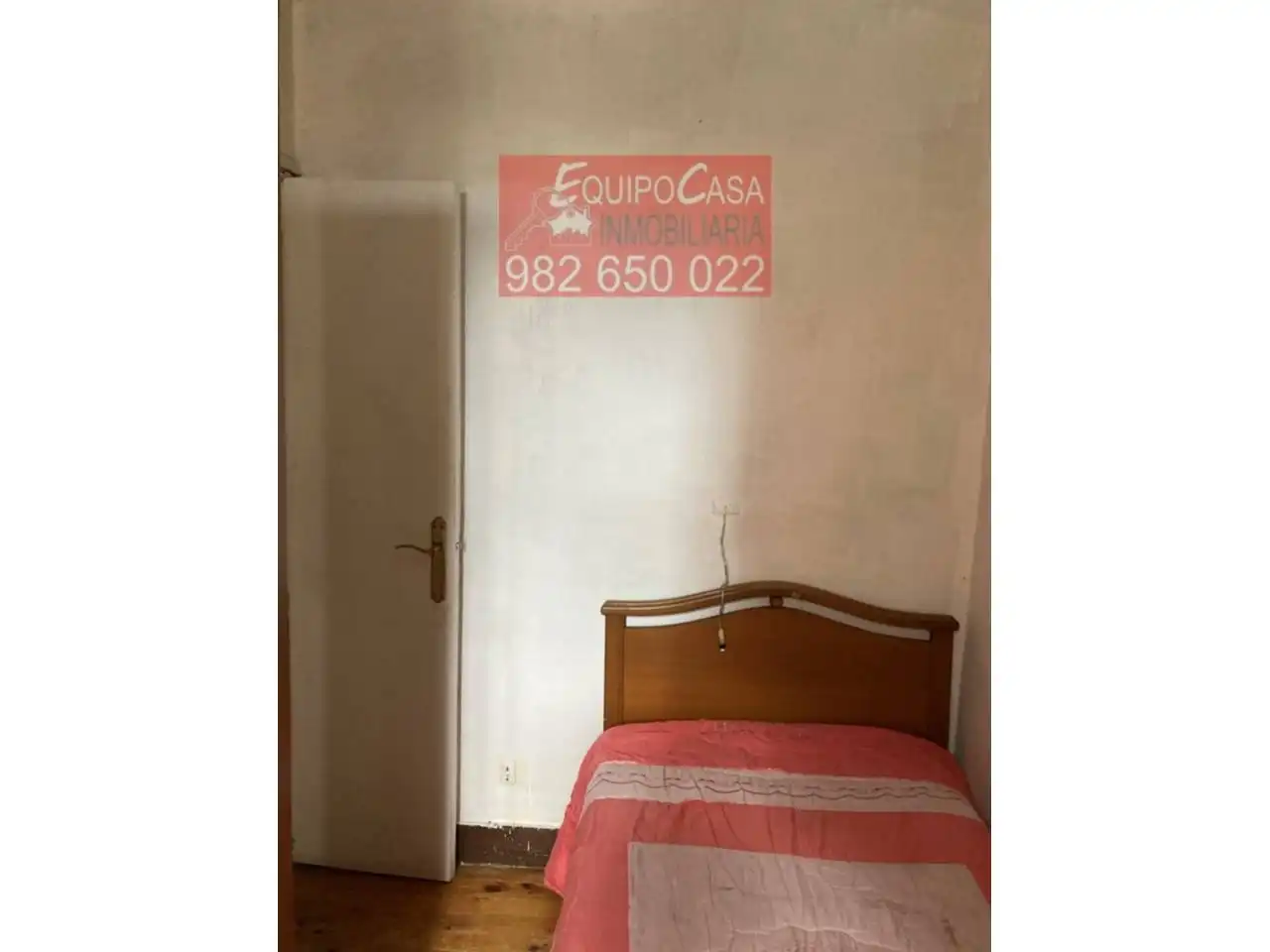 Habitación de Casa adosada en venta en Lugo con Terraza, Amueblado y Alarma