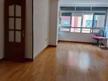 Flat with lift for sale in Calle Zamarrilla 4