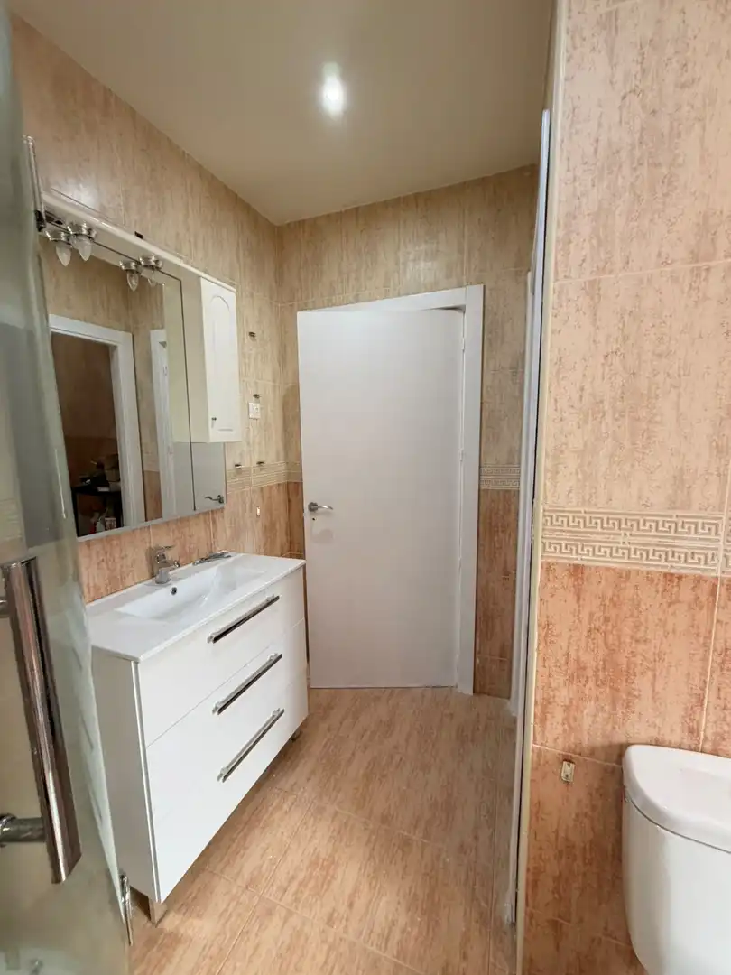 Badezimmer von Erdgeschoss zum Verkauf in Portugalete mit Heizung