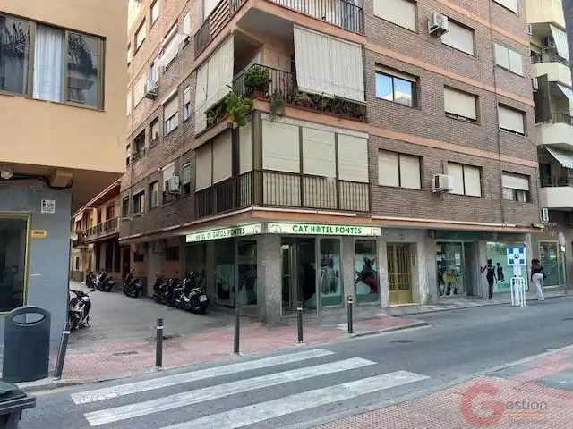 Apartment with lift for sale in Almuñecar centro
