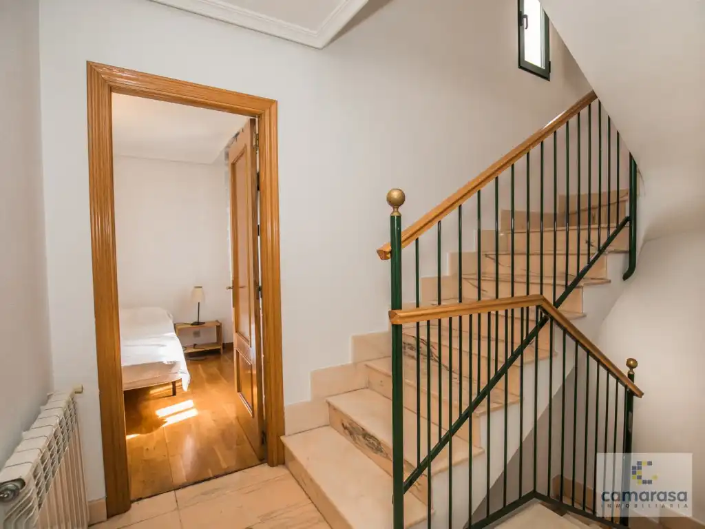 Casa adosada en venta en Ávila
