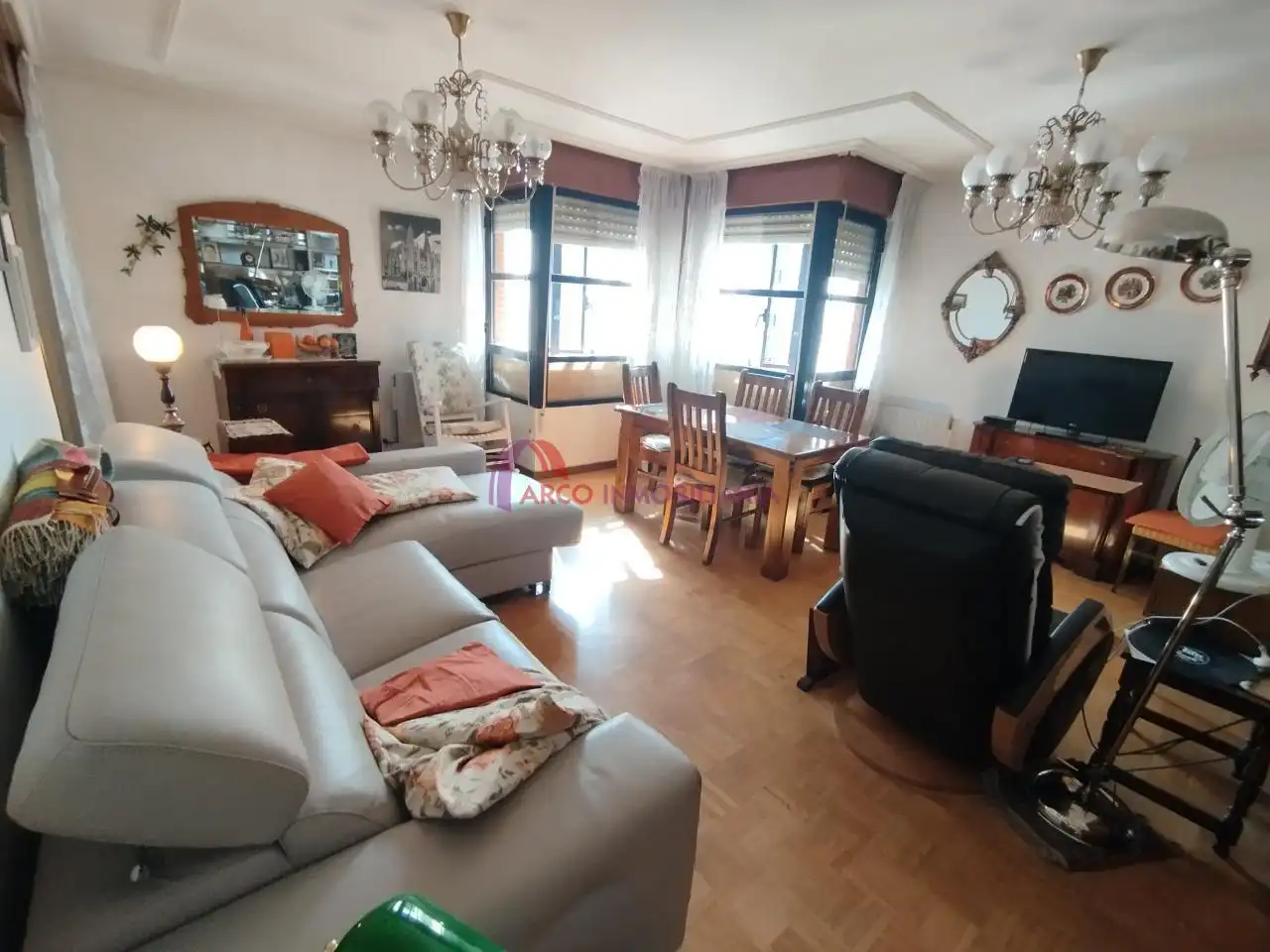 Sala d'estar de Pis en venda en Burgos amb Calefacció, Terrassa i Traster