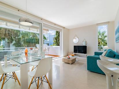 Living room of Flat for sale in Málaga Capital  with Air Conditioner, Terrace and Furnished