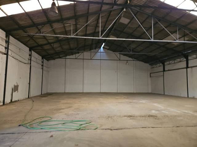 Nave industrial en Alquiler en Salteras