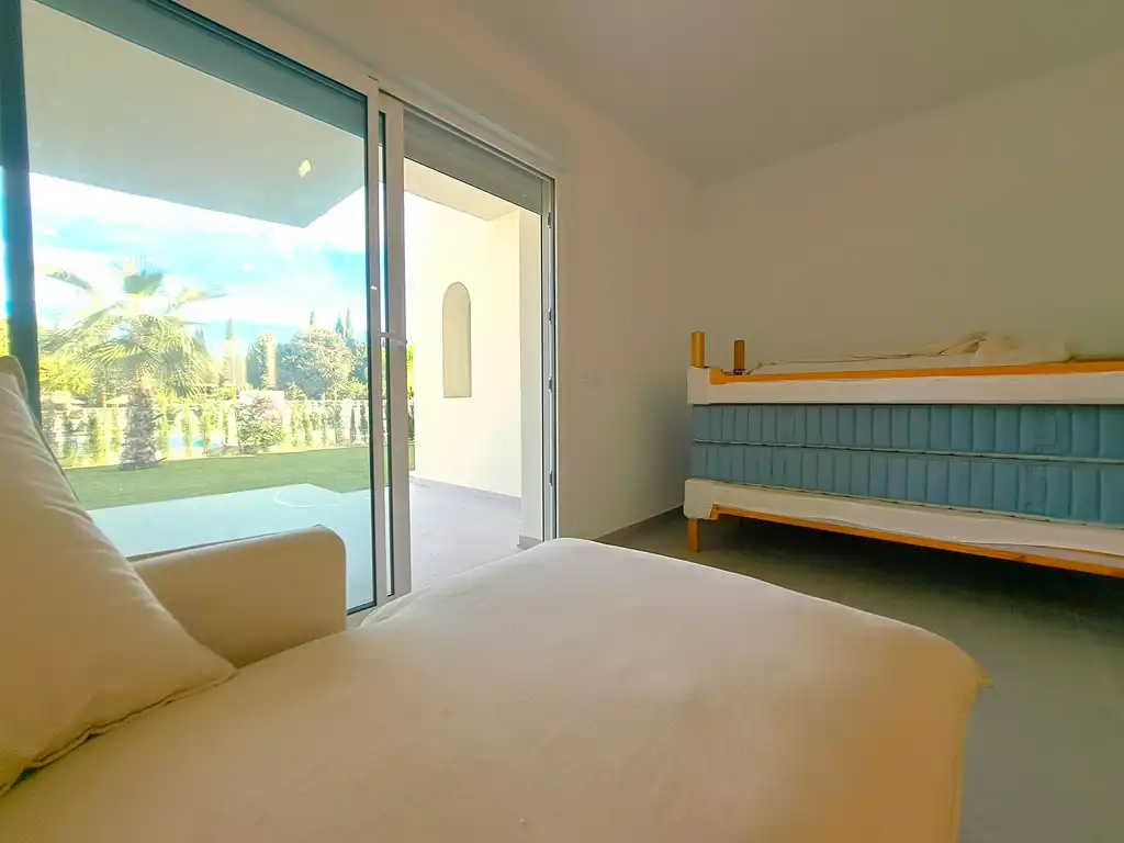 Habitación de Planta baja en venta en Dénia con Aire acondicionado, Calefacción y Jardín privado