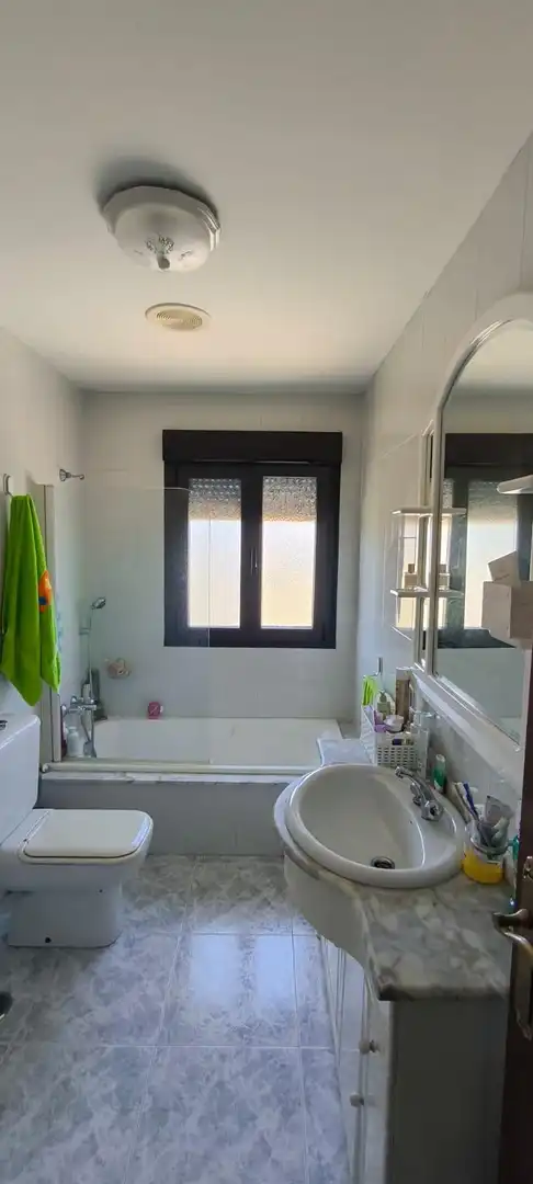 Bathroom of Houses for sale in Vilagarcía de Arousa  with Terrace, Storage room and Furnished