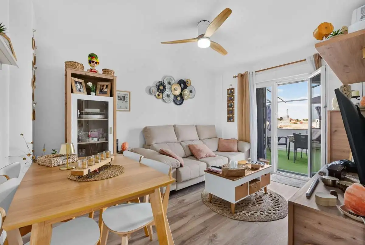 Sala de estar de Ático en venta en San Pedro del Pinatar con Terraza, Trastero y Amueblado