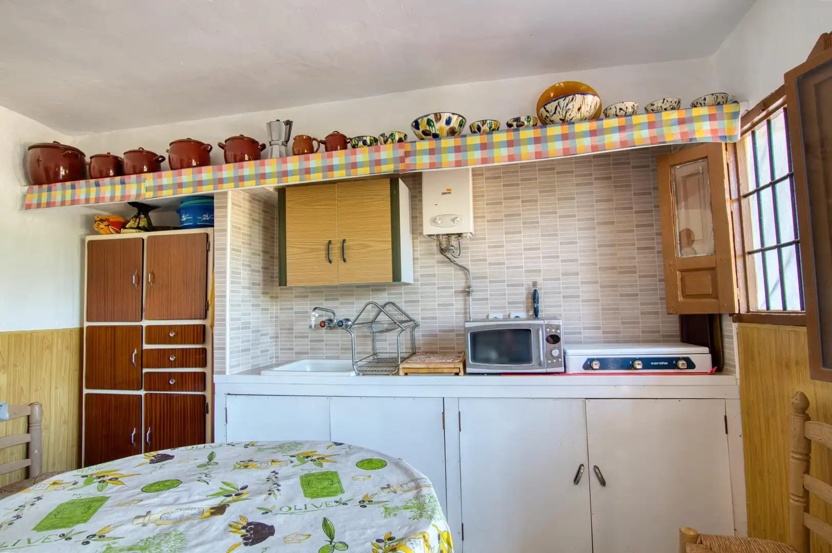 Cuina de Casa adosada en venda en Canillas de Aceituno amb Jardí privat