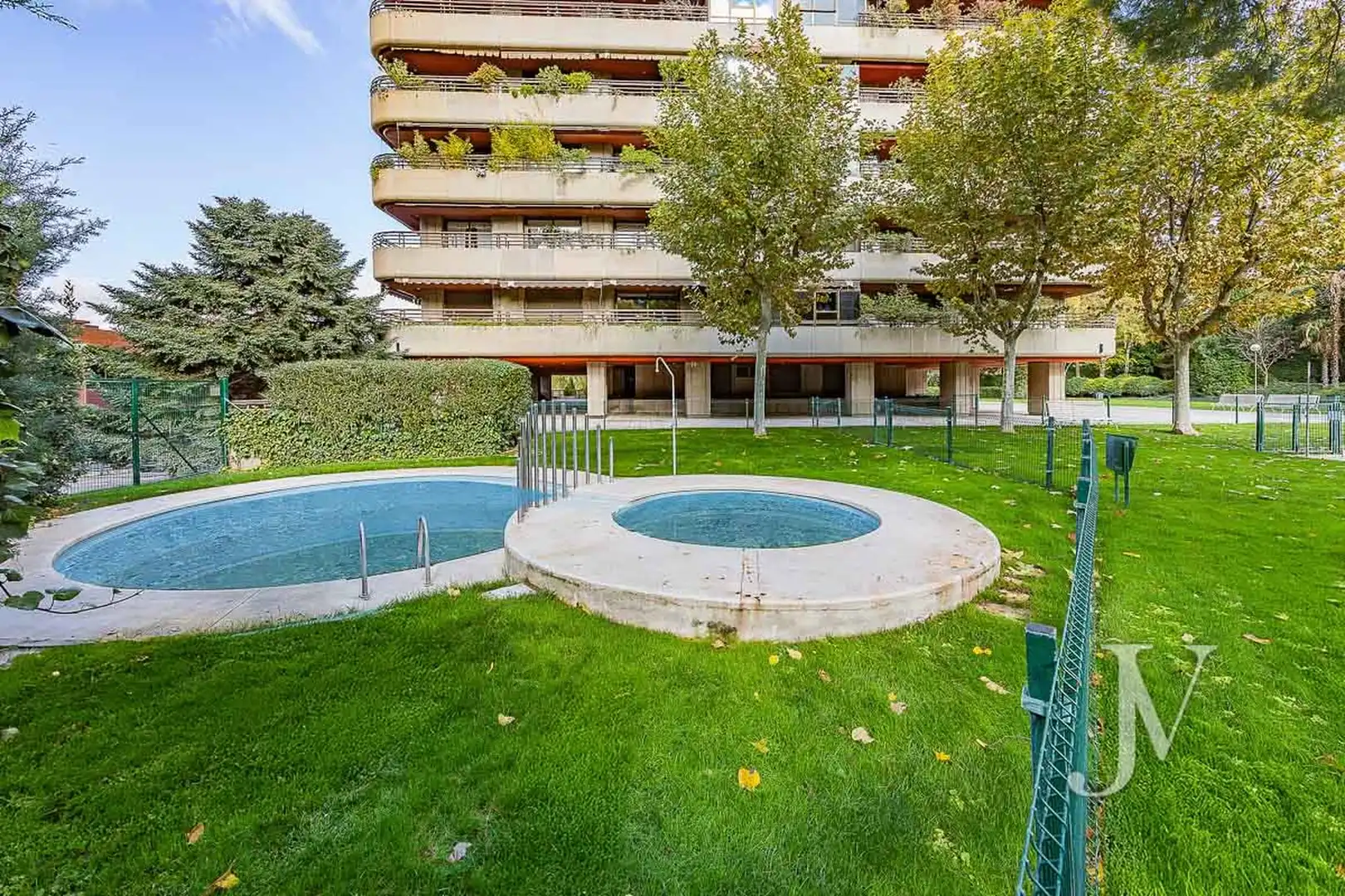 Piscina de Piso en venta en Madrid con Calefacción, Terraza y Piscina comunitaria