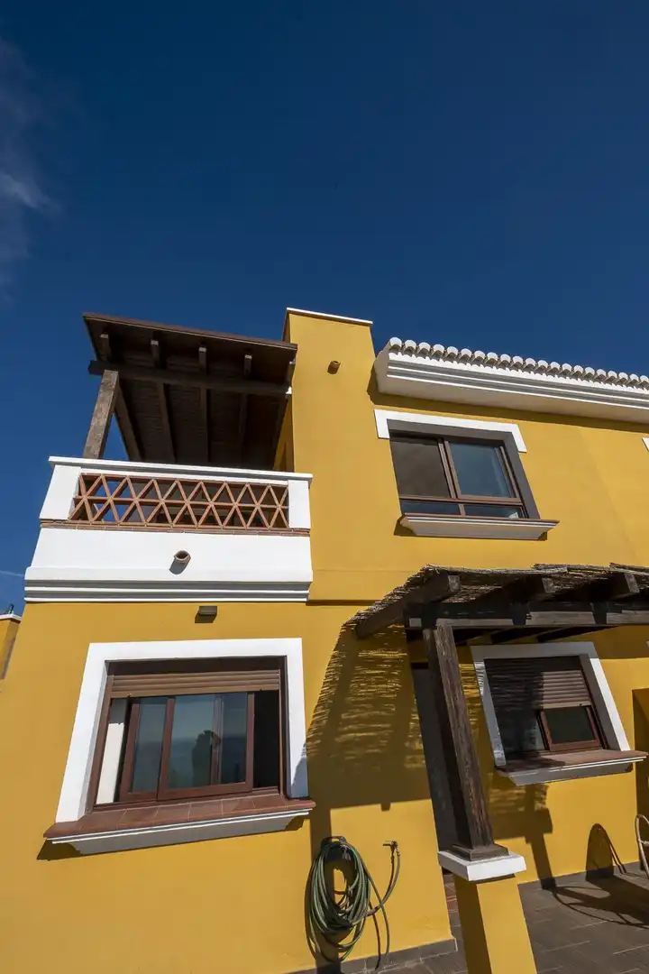 Vista exterior de Casa o chalet en venta en Vélez-Málaga con Jardín privado, Terraza y Trastero