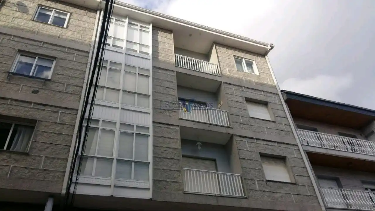 Außenansicht von Wohnung zum Verkauf in Maceda mit Abstellraum und Balkon