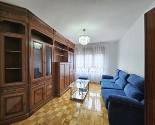 Sala d'estar de Pis en venda en Nava amb Calefacció, Parquet i Moblat