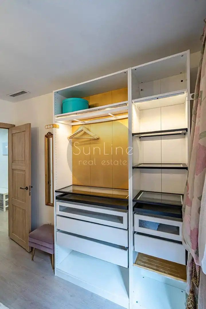 Wohnung zum Verkauf in Valencia mit Klimaanlage, Möbliert und Balkon