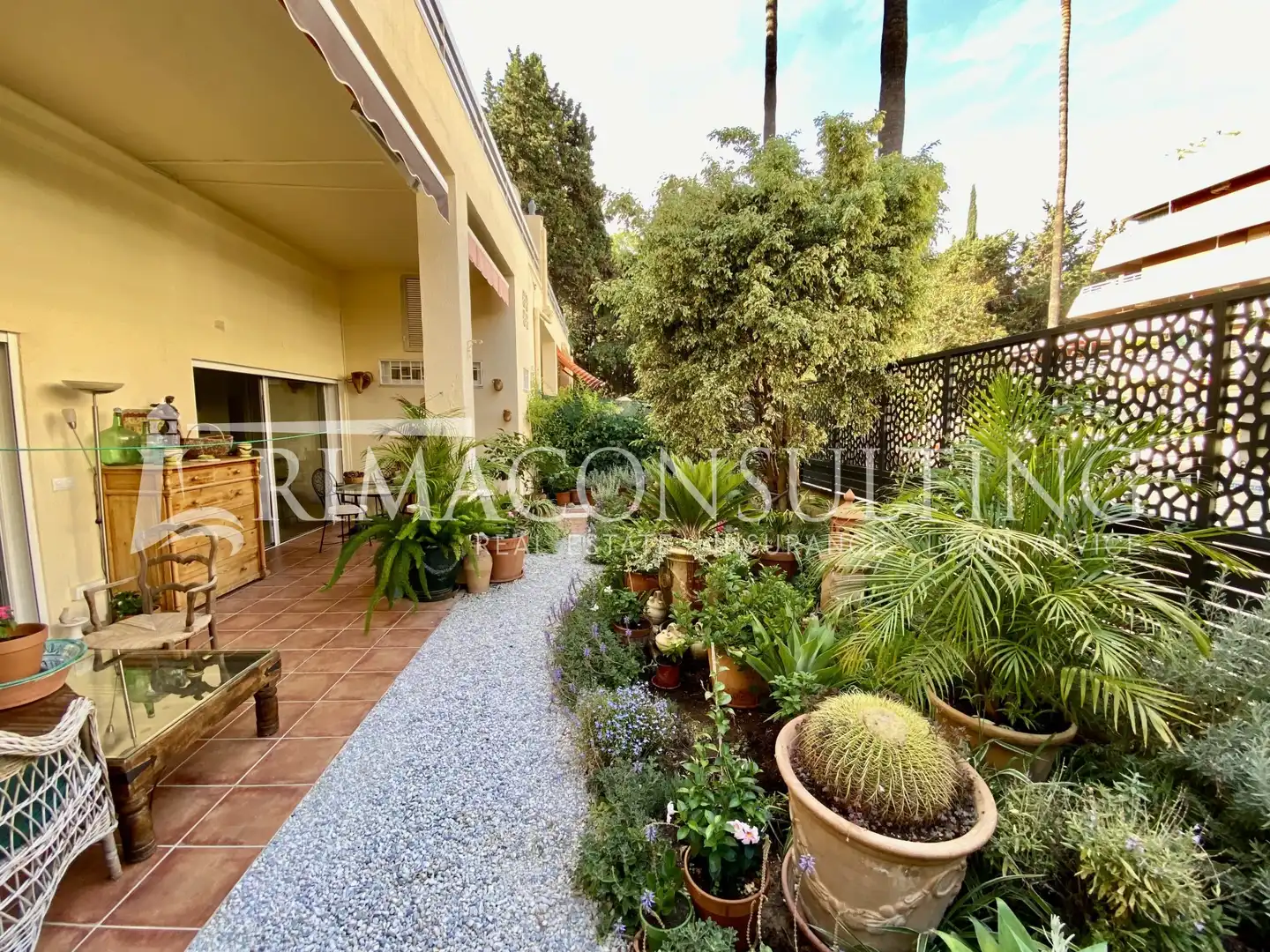 Garten von Erdgeschoss zum Verkauf in Marbella mit Klimaanlage, Privatgarten und Terrasse