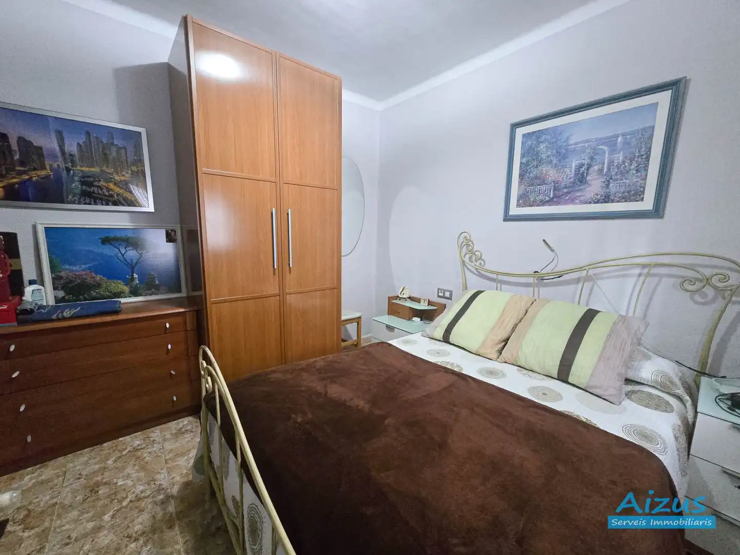 Habitación de Casa adosada en venta en Ripollet con Calefacción, Trastero y Horno